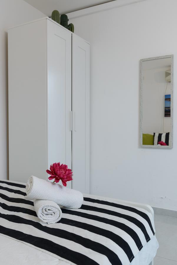 Studio & Apartments On The Beach By Aspentlv تل أبيب المظهر الخارجي الصورة