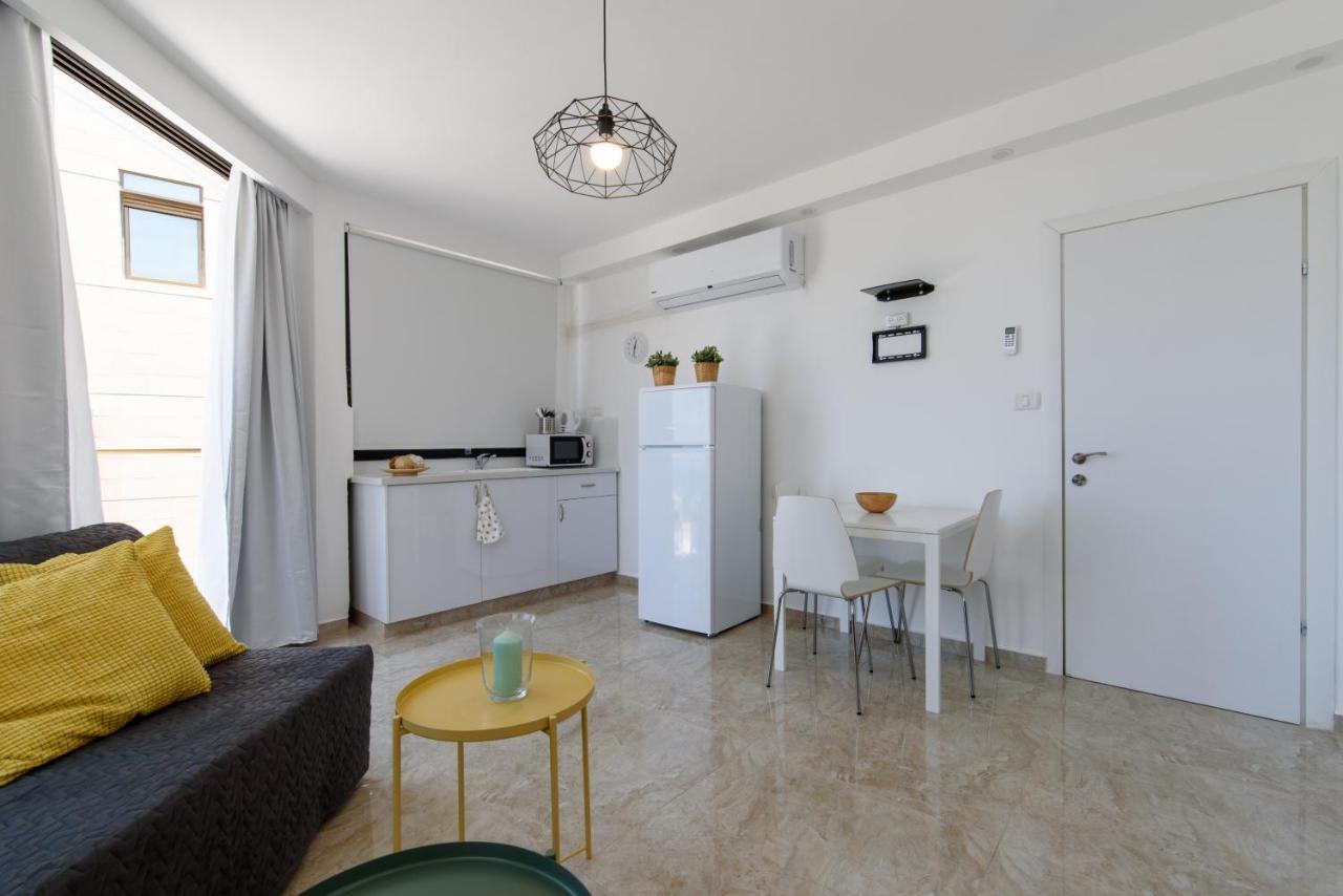 Studio & Apartments On The Beach By Aspentlv تل أبيب المظهر الخارجي الصورة